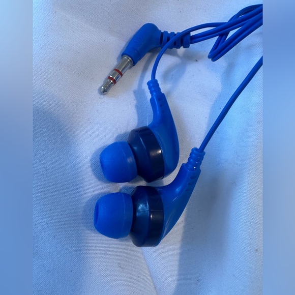 Earphones - Picture 1 of 2